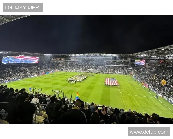 足球明星的荣耀与挑战:他们如何在绿茵场上书写传奇人生